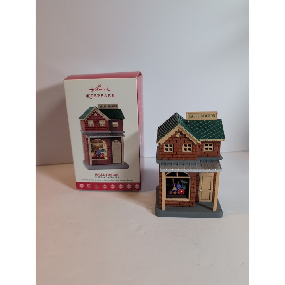 2017  Hallmark QRP5952‎ "Halls Station" Ornament